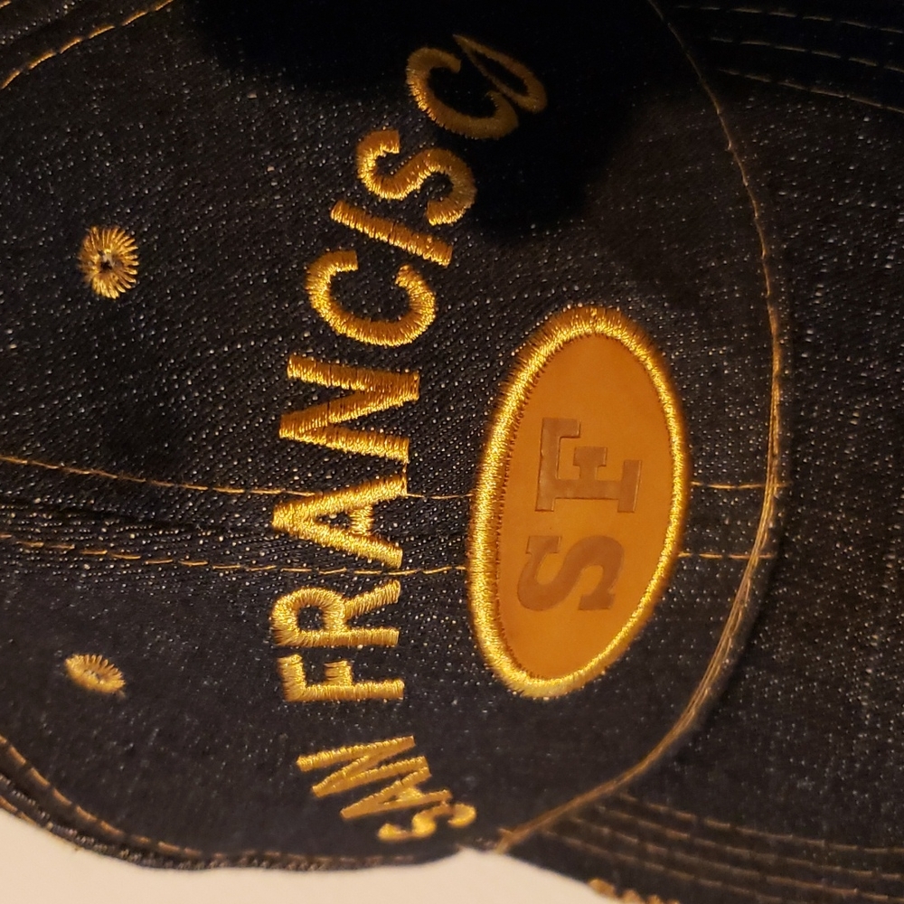 Hat 👒 - Picture 3 of 9